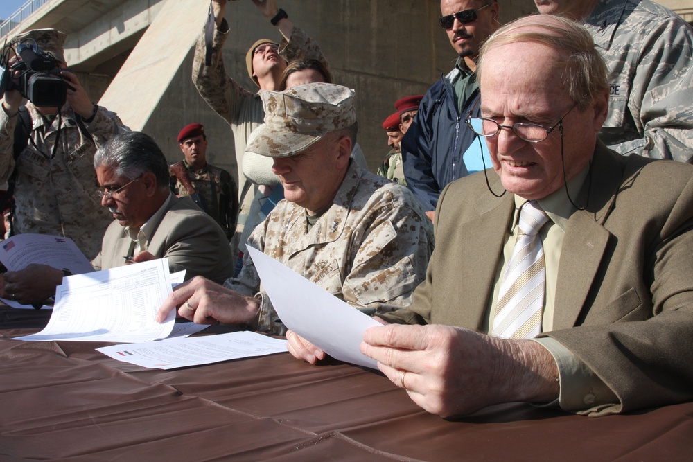 Marines demilitarize Haditha Dam, return to Iraqi people