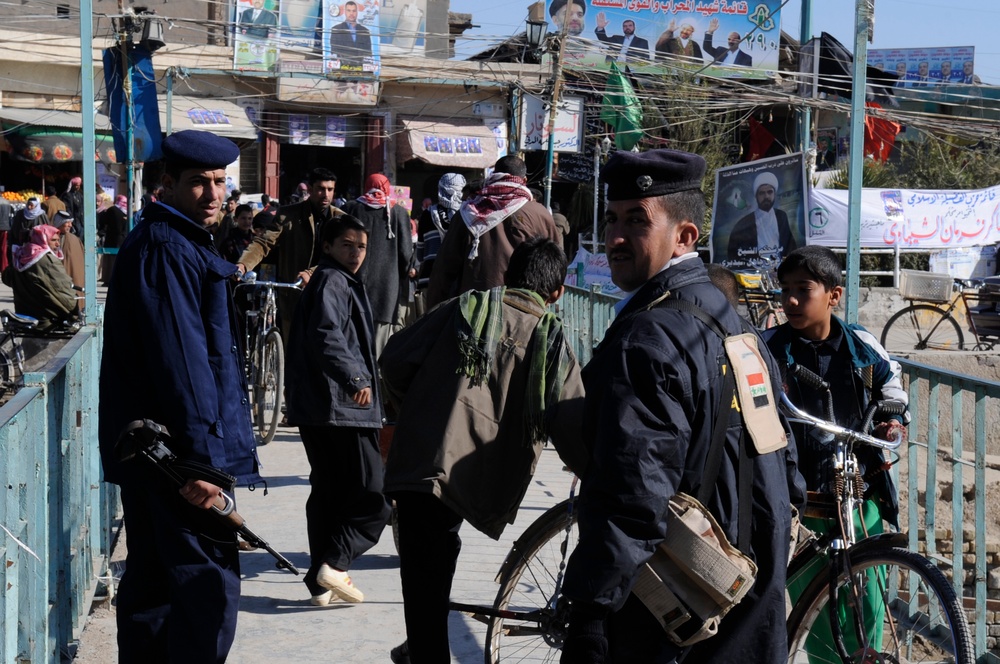 Patrol on the streets of Afak in the Diwaniyah Province, Iraq