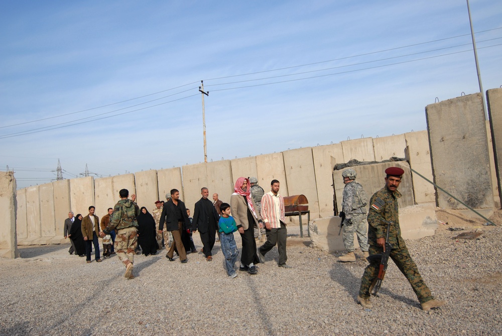 Iraqi detainees released in Ghazaliya