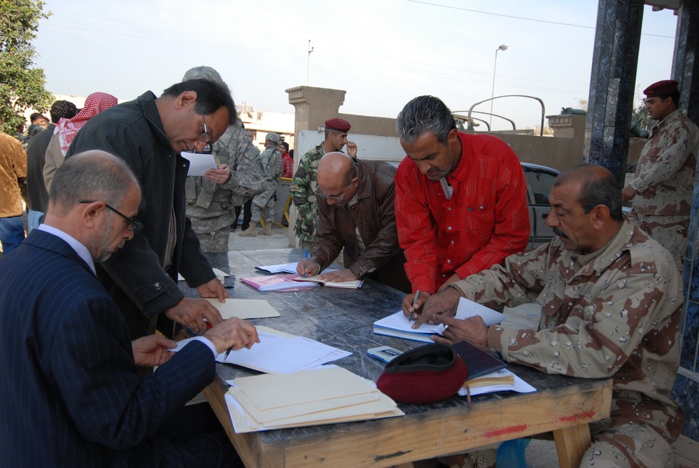 Iraqi detainees released in Ghazaliya