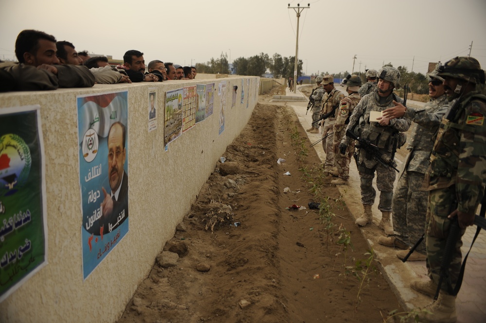 Soldiers tour schools under construction