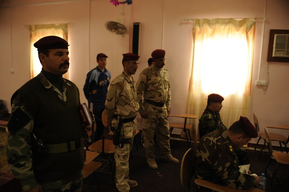 Sheiks meet with U.S., Iraqi soldiers to discuss Sons of Iraq