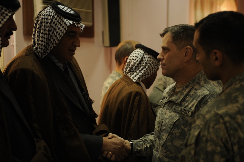 Sheiks meet with U.S., Iraqi soldiers to discuss Sons of Iraq