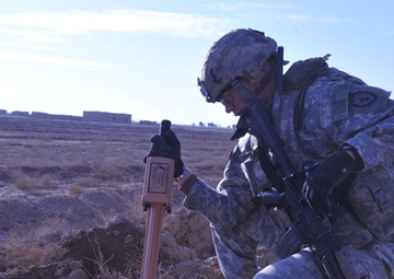 U.S., Iraqi soldiers clear Diyala River Valley