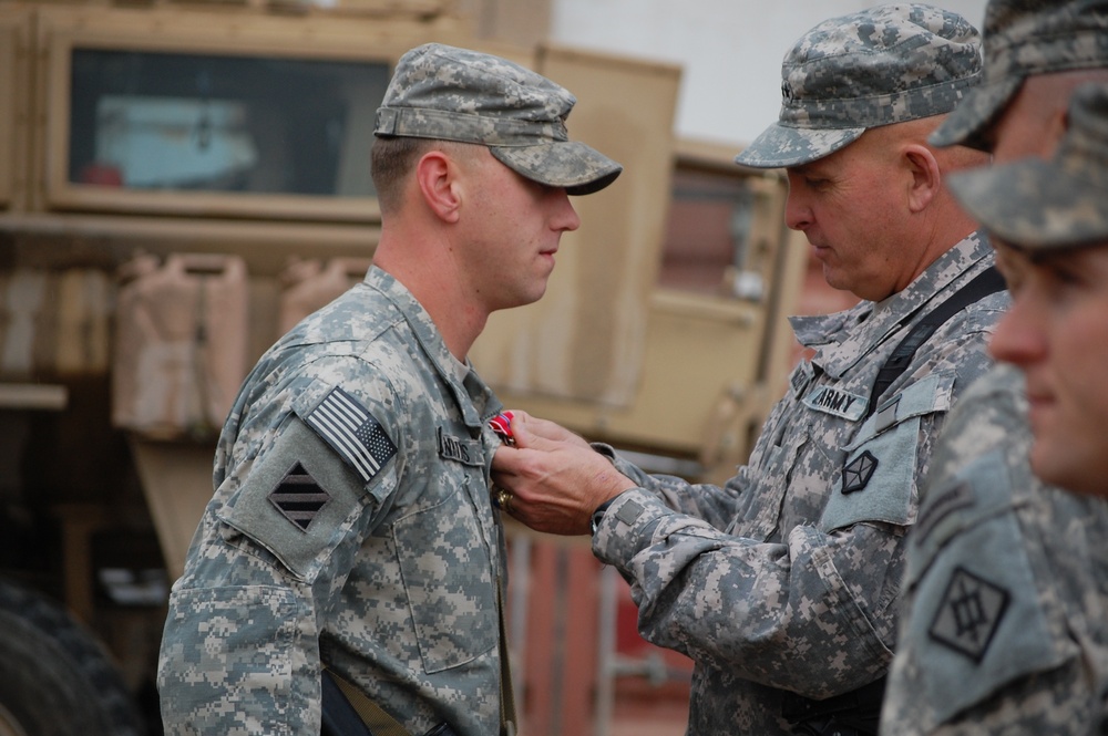 Combat Engineer Earns Bronze Star Medal