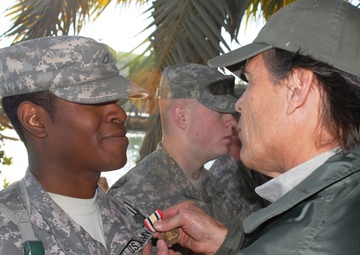 Governor Rick Perry visits Texas Guardsmen in Iraq