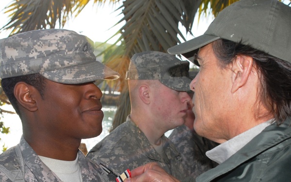 Governor Rick Perry visits Texas Guardsmen in Iraq