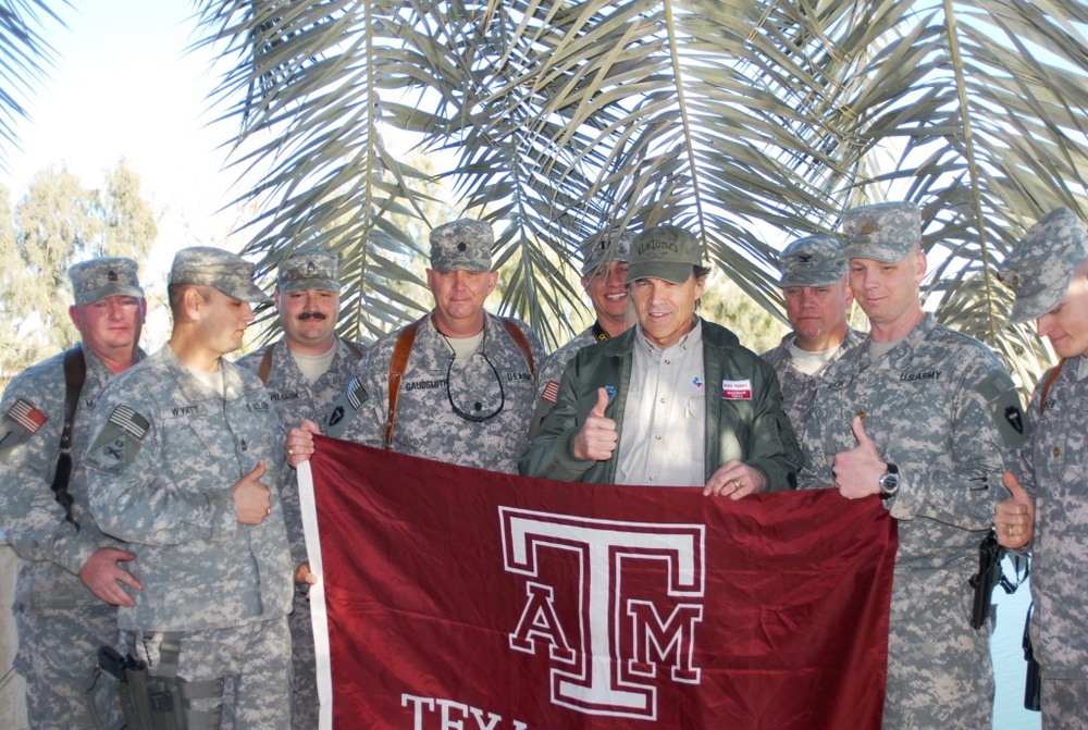 Governor Rick Perry visits Texas Guardsmen in Iraq