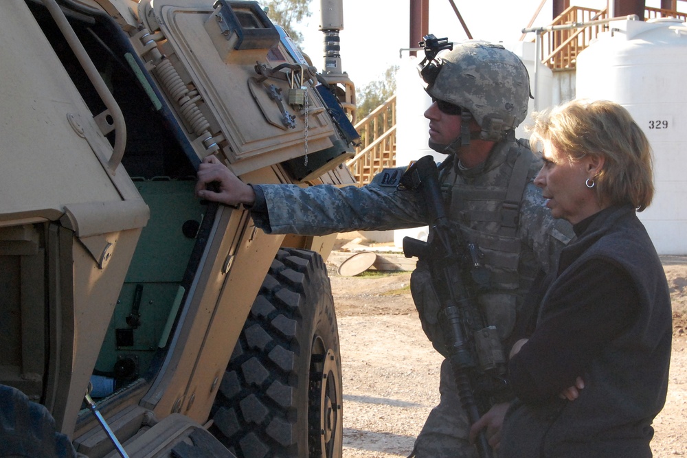 Washington Governor Christine Gregoire visits troops in Iraq