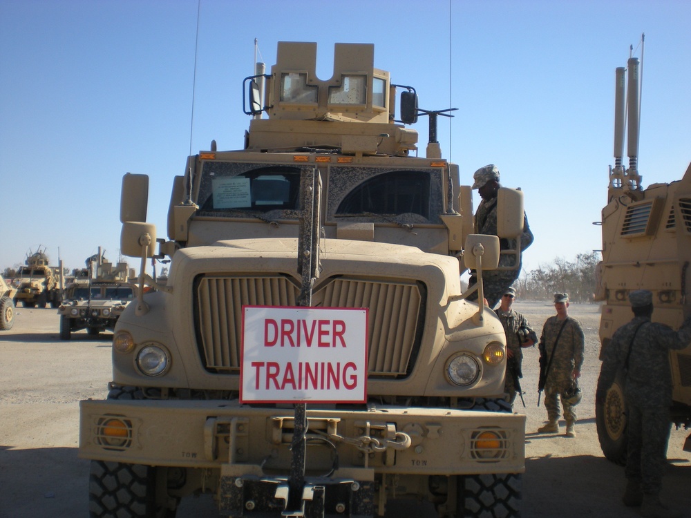 Transportation Soldiers help Iraqi Police
