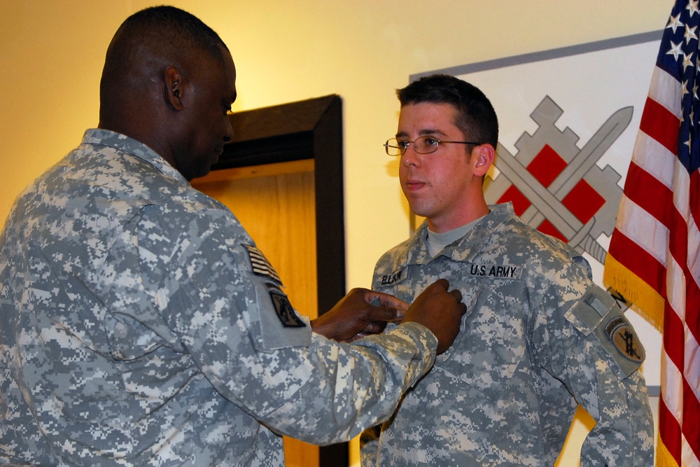 Corps Commander promotes, re-enlists Soldiers in Kirkuk