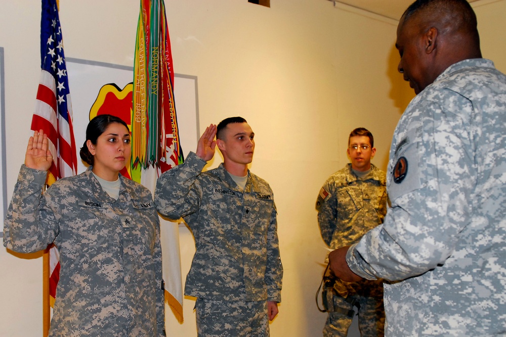 Corps Commander promotes, re-enlists Soldiers in Kirkuk