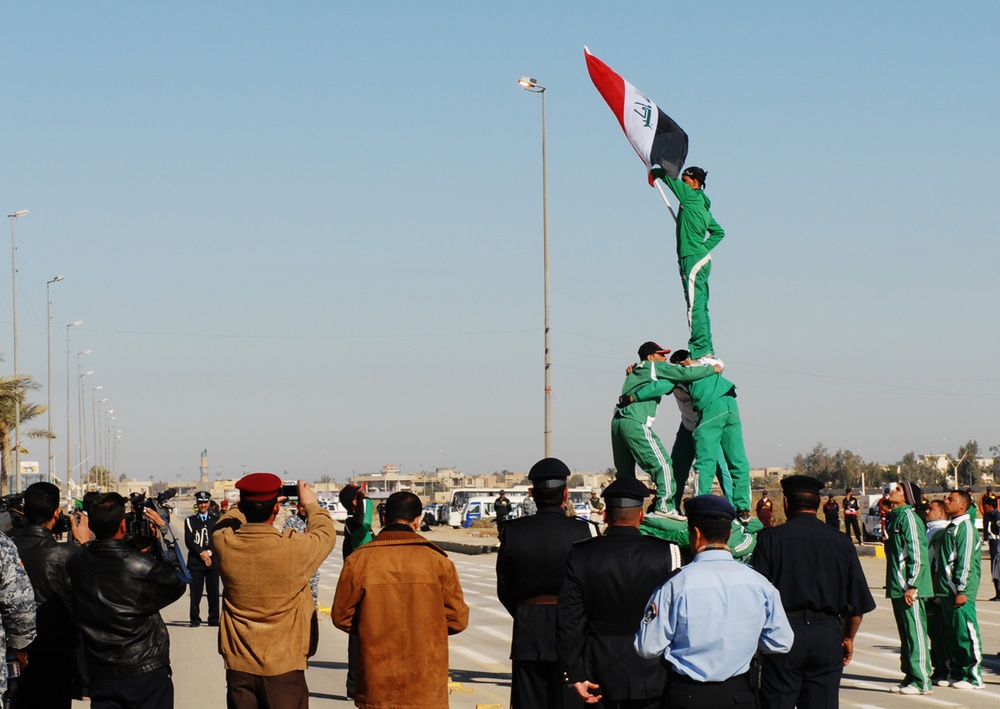 Iraqis celebrate Iraqi Police Day in Diwaniya