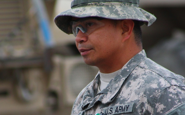 Cacti's Apache Soldiers Say Good-Bye and Good Luck to Executive Officer