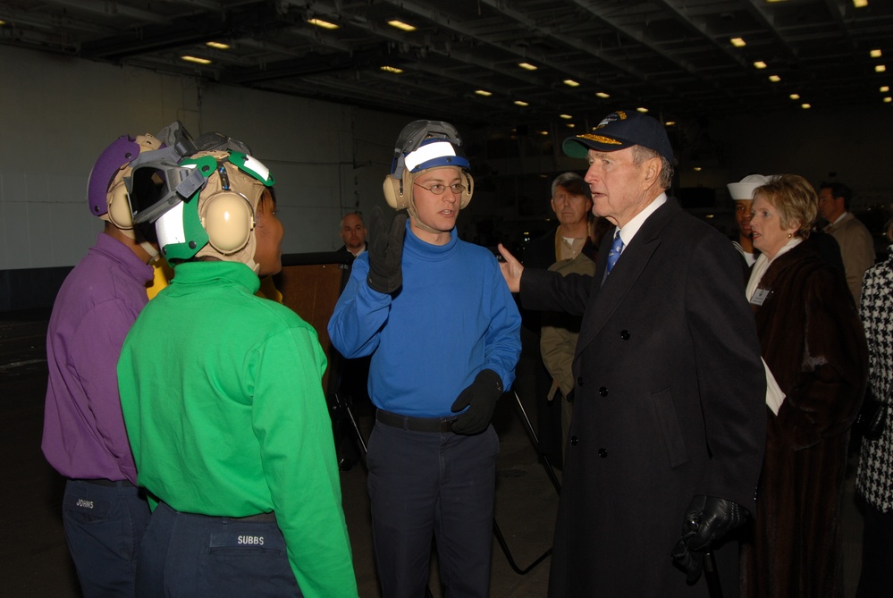 Former First Lady Tours USS George H.W. Bush