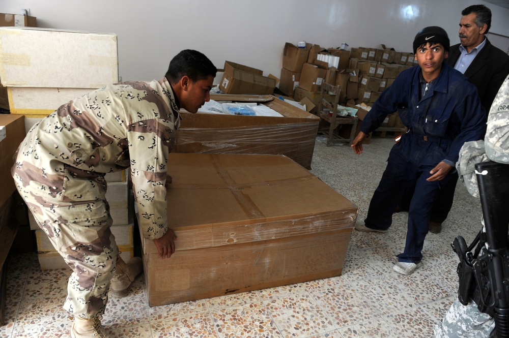 Medical supplies handed out to Basra Hospital