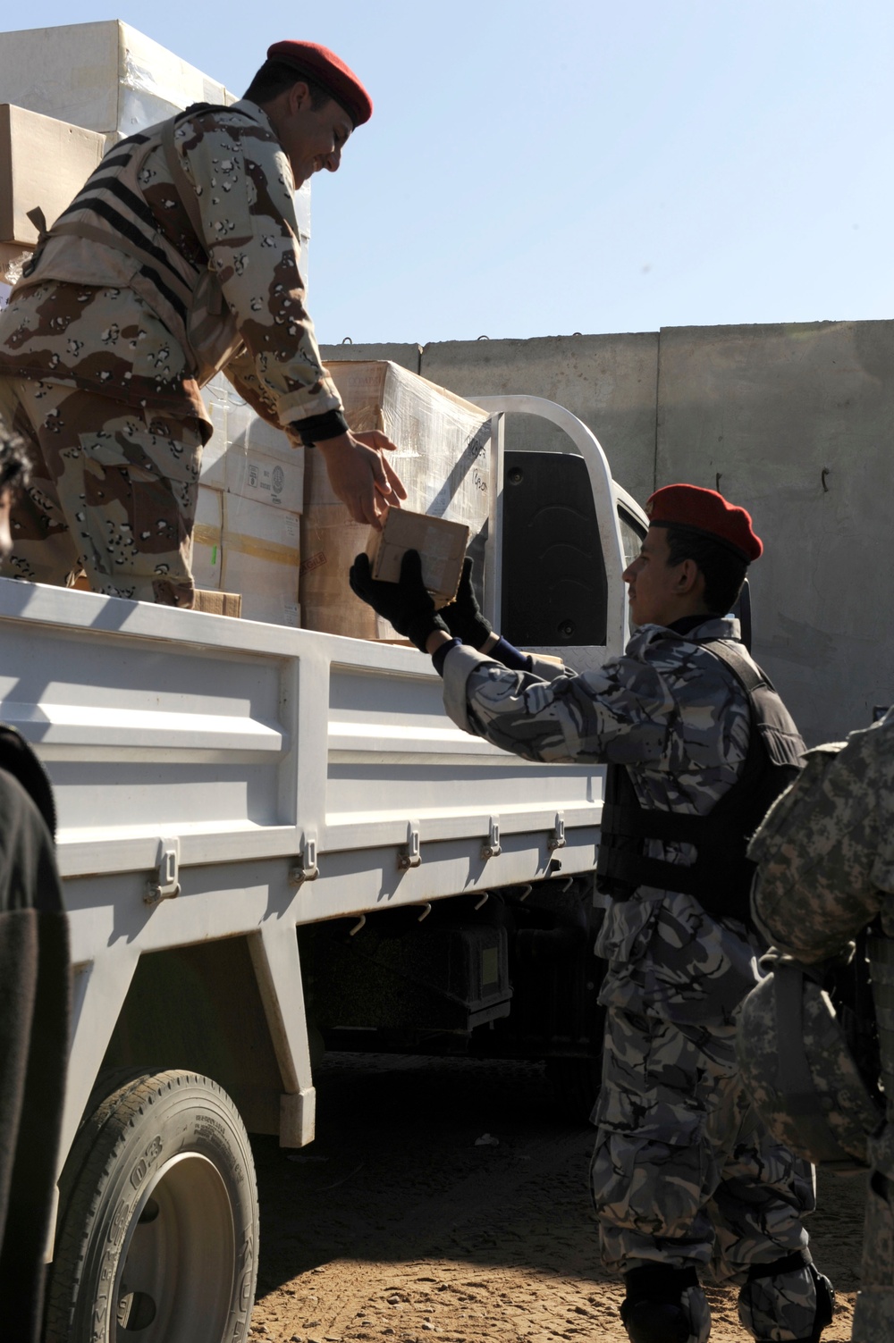 Medical supplies handed out to Basra Hospital