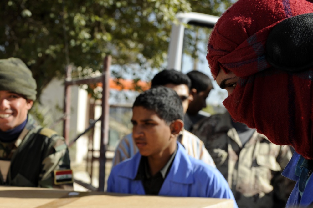 Medical supplies handed out to Basra Hospital