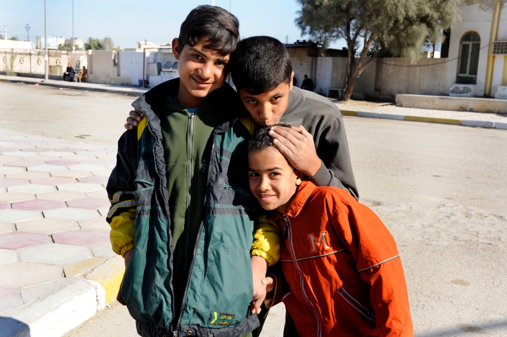 Medical supplies handed out to Basra Hospital