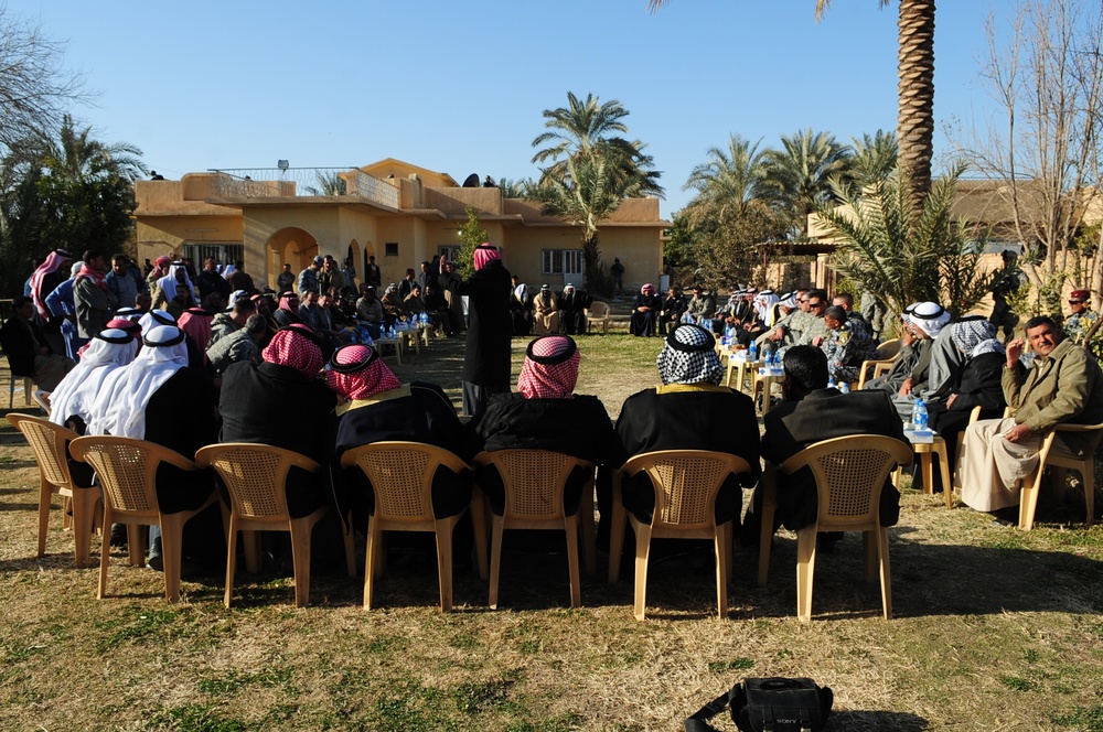 Market patrol in Balad
