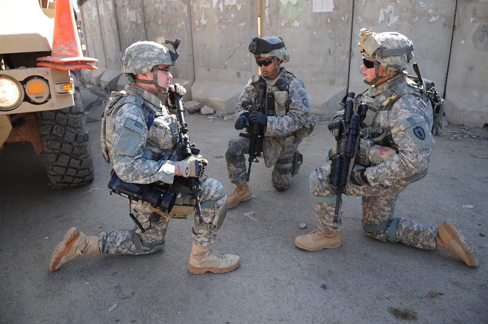 Market patrol in Balad