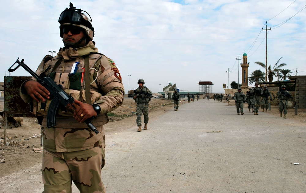 Iraqi army leads combined patrol through Abu Ghraib