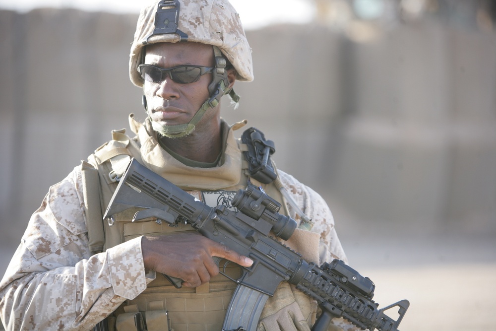 Secretary of the Navy visits Fallujah