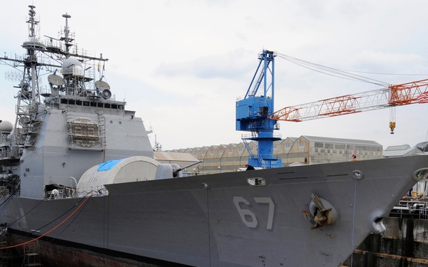 USS Shiloh docked