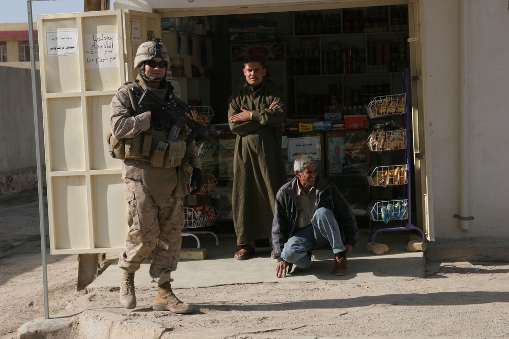 Marines Work With Iraqi Police, Visit Children