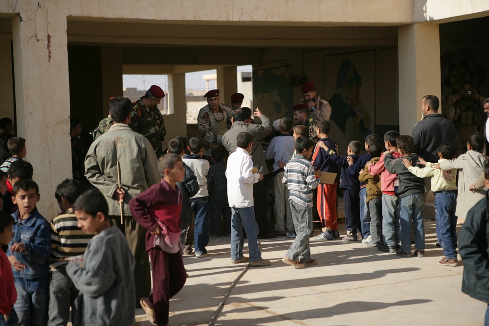 Children at school in Baghdadi