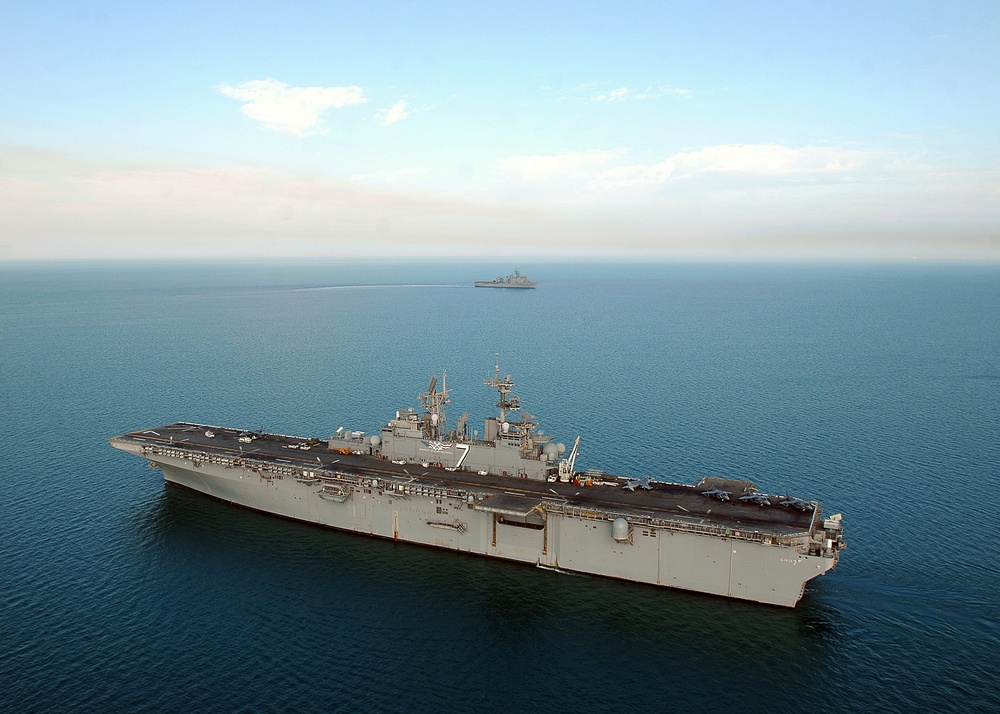 USS Iwo Jima Transits the Persian Gulf