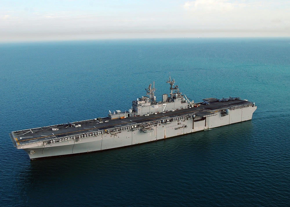 USS Iwo Jima transits the Persian Gulf