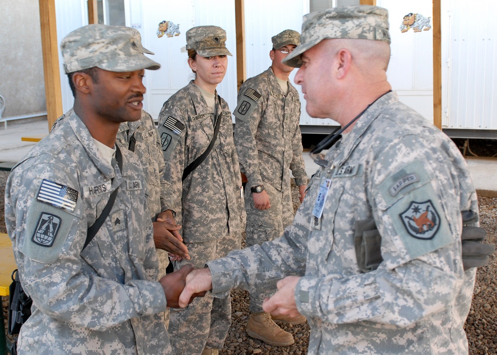 Multi-National Force - Iraq senior enlisted leader visits Watchdogs