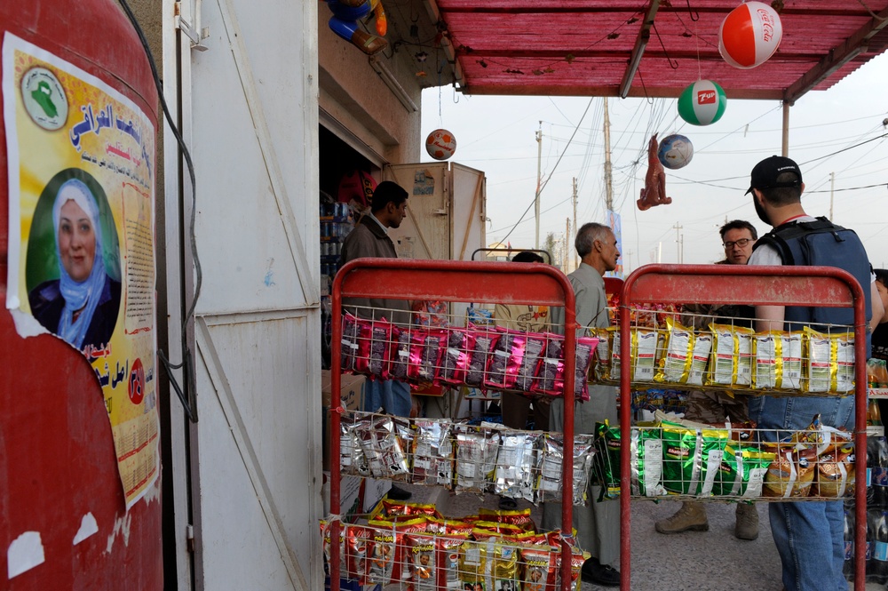 Iraqis conduct business, discuss politics in streets of Basra