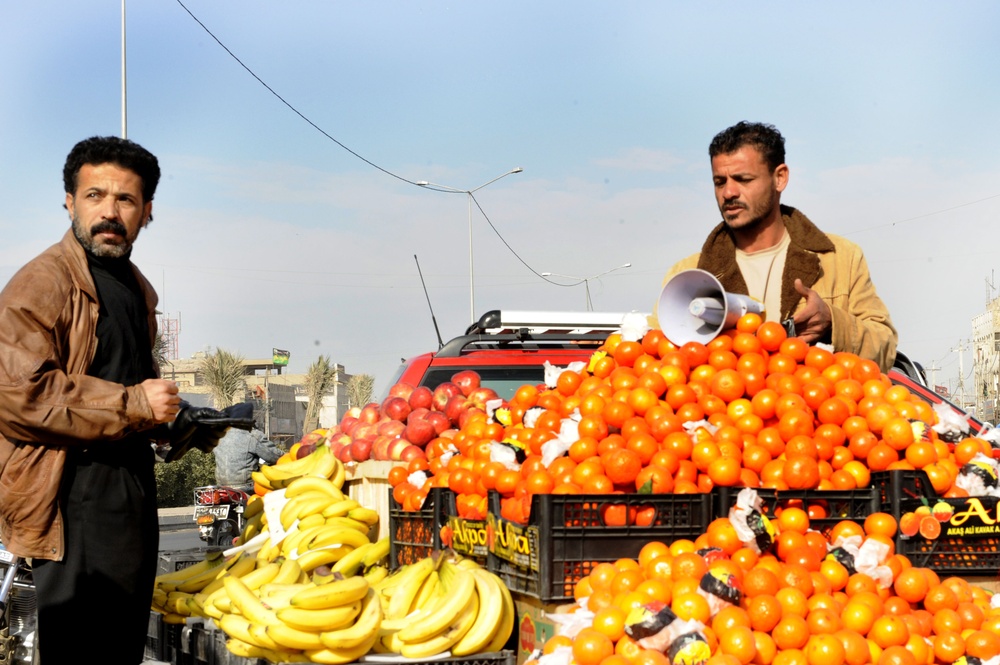 Iraqis conduct business, discuss politics in streets of Basra