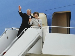 Troops Bid Bush Farewell at Andrews Air Force Base