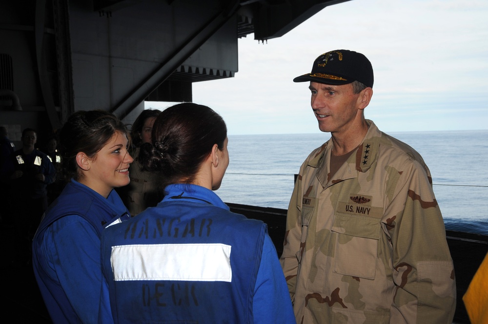 Commander Meets With Sailors on USS Theodore Roosevelt