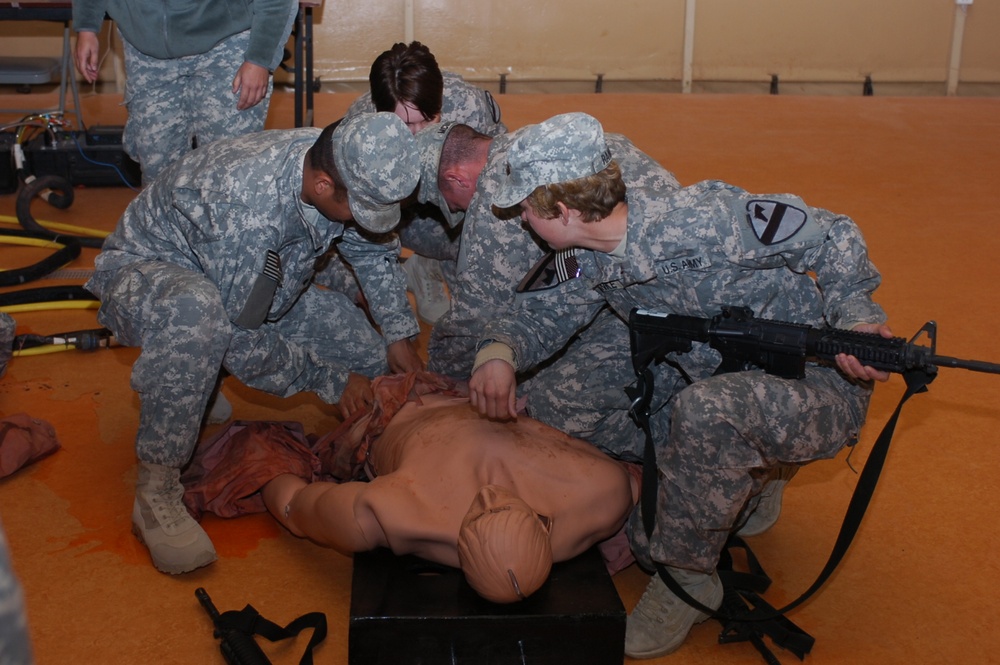 Mannequins help Soldiers learn to save lives