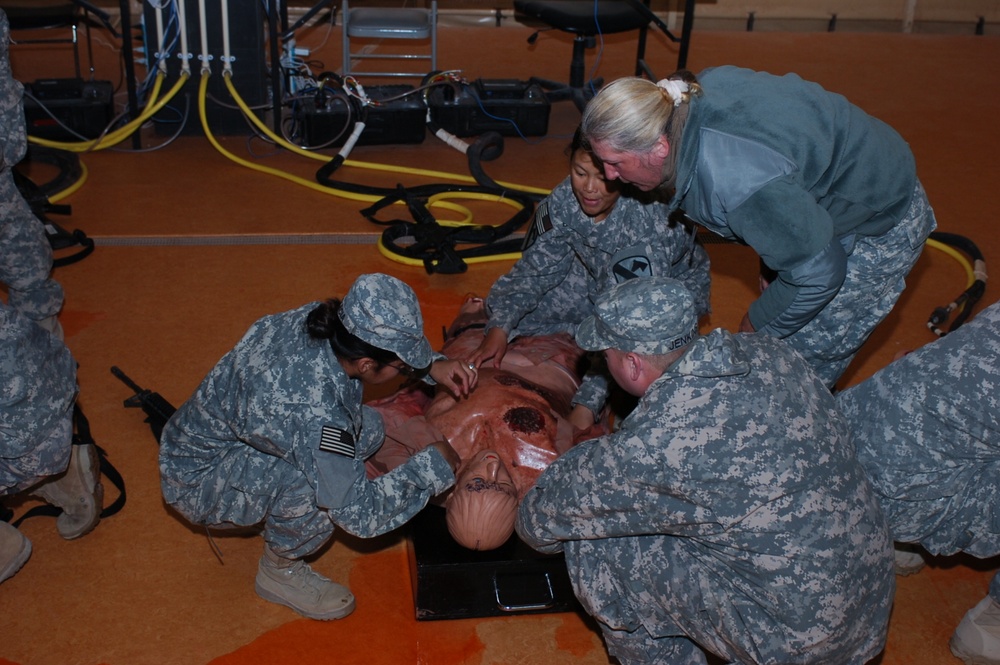 Mannequins help Soldiers learn to save lives