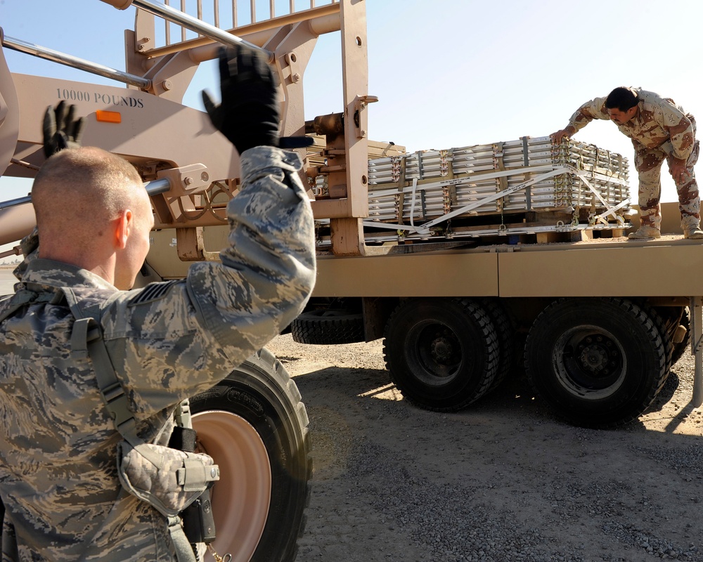 Iraqi Air Force Receives First Pallets