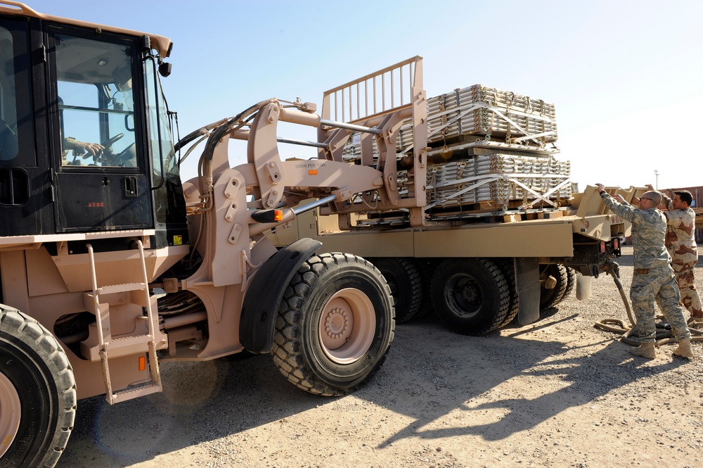 Iraqi Air Force Receives First Pallets