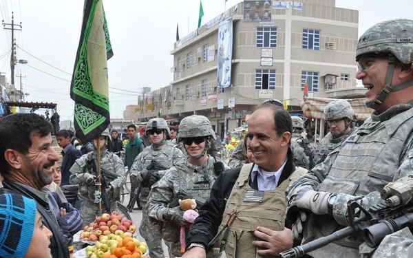 Multi-National Forces - Iraq commanding general visits Khalis with 1/25th Stryker Brigade Combat Team