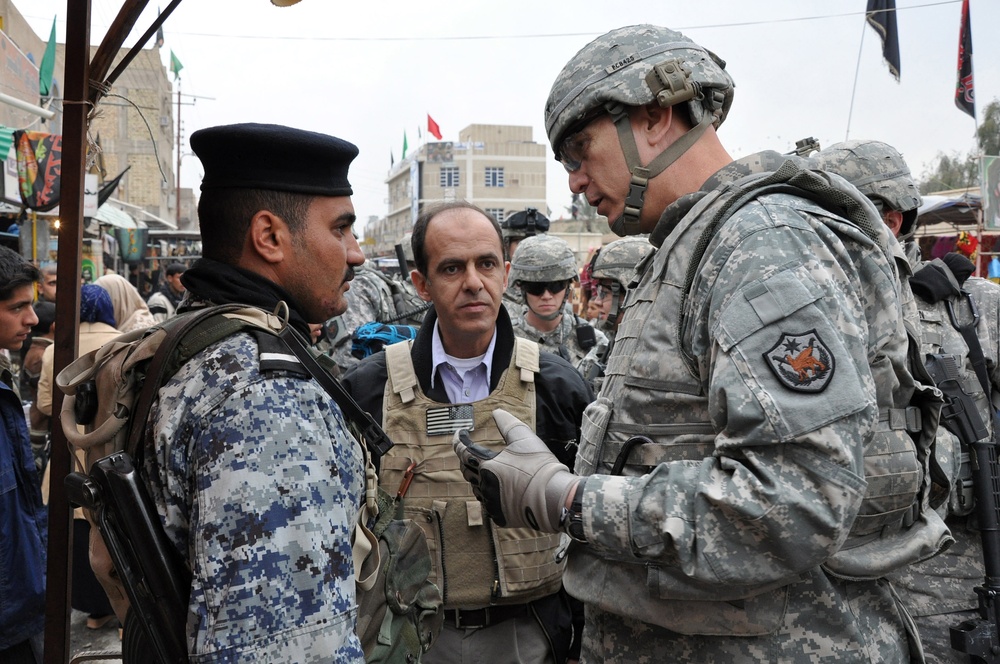 Multi-National Forces - Iraq commanding general visits Khalis with 1/25th Stryker Brigade Combat Team