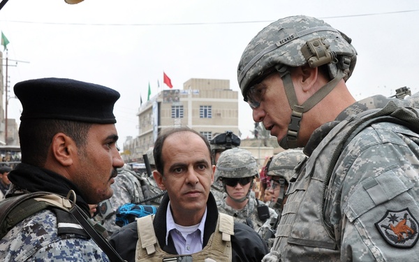 Multi-National Forces - Iraq commanding general visits Khalis with 1/25th Stryker Brigade Combat Team
