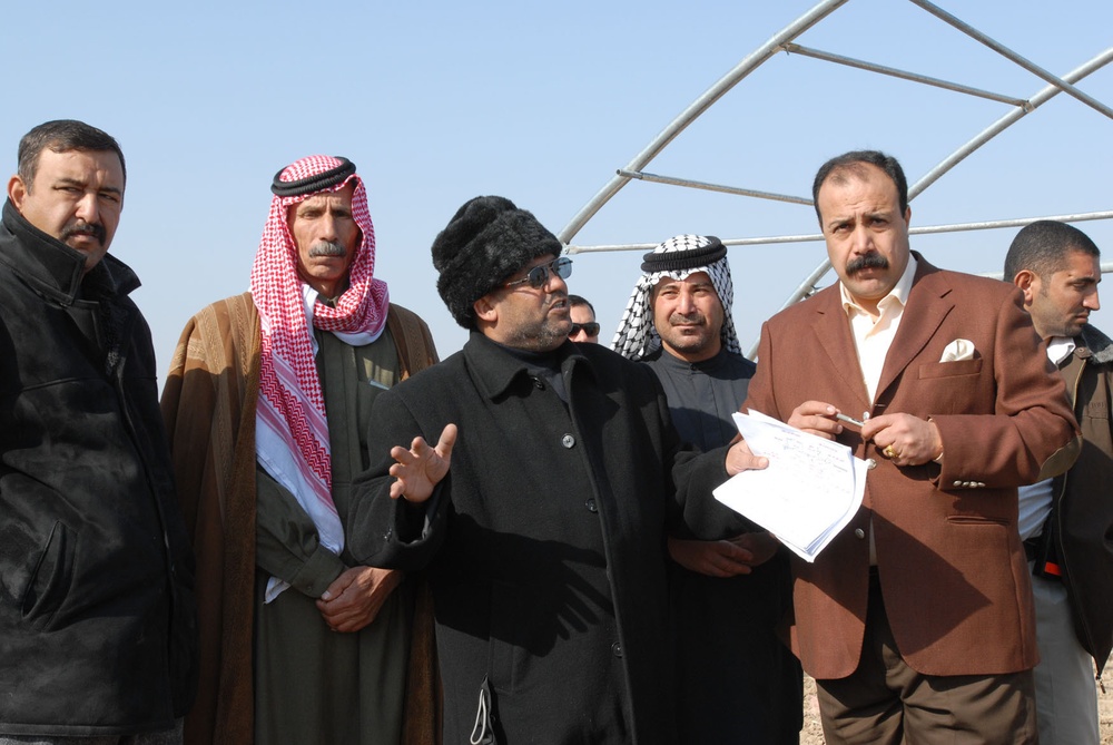 Leaders conduct Radwaniyah greenhouse groundbreaking ceremony