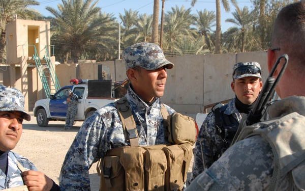 Patrol in Mahawil, Iraq