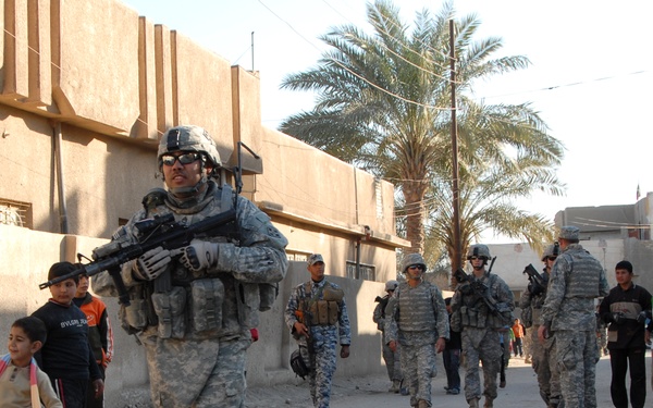 Patrol in Mahawil, Iraq