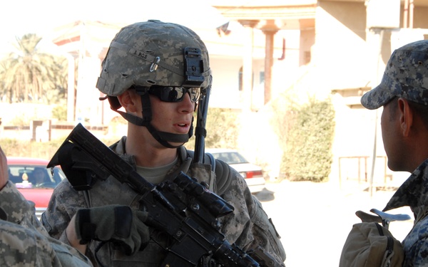 Patrol in Mahawil, Iraq