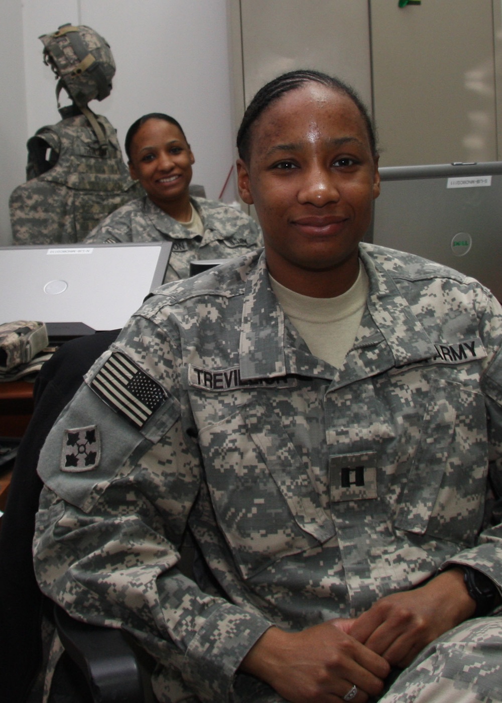 Twin sisters bridge gap between 4th Infantry, 1st Cavalry Divisions
