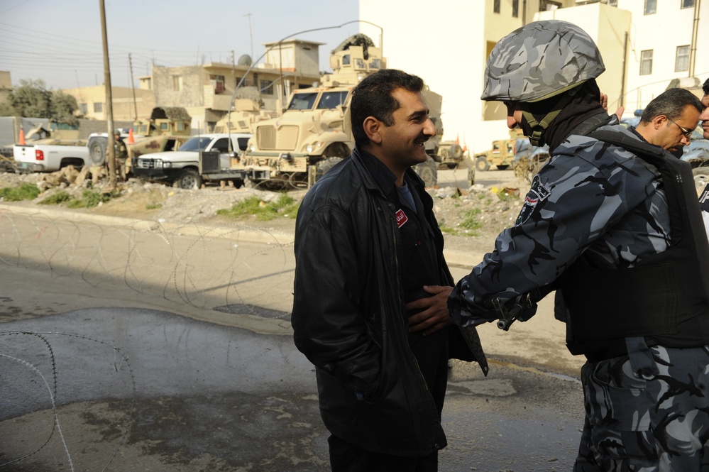 Early voting in Mosul